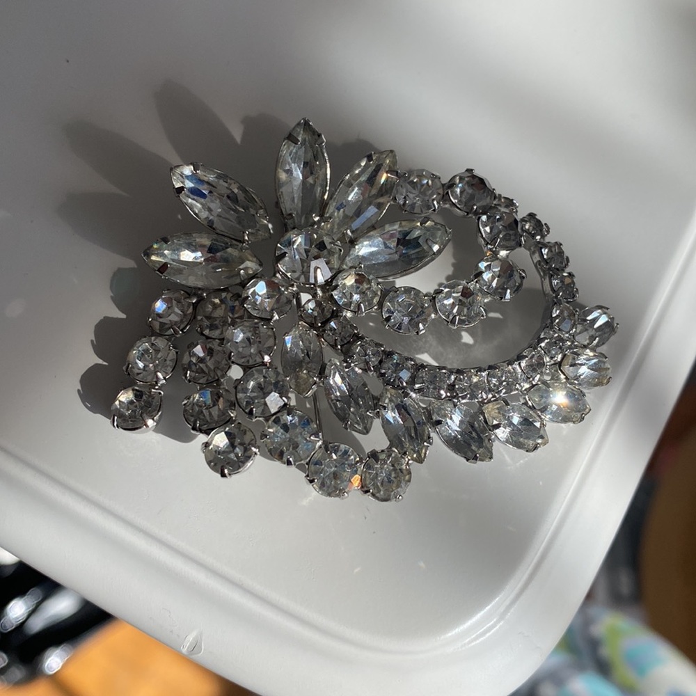 Set of 2 Costume Brooches